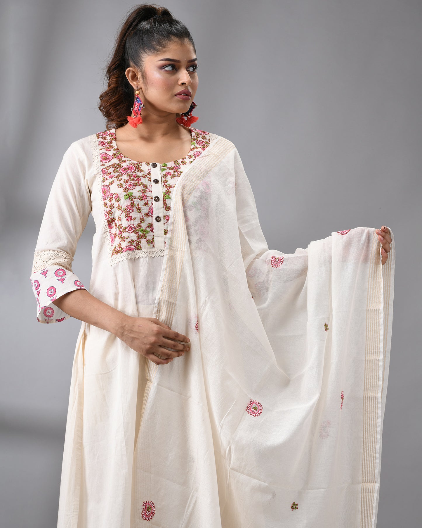 Kashmir ki kali (3pcs) - Kashmiri Hand Embroidery Three-Quarter Sleeve Round Neck Co-Ord Set 100% Cotton for Women